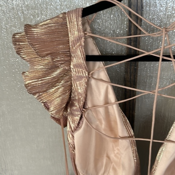 Mac Duggal
Ieena Metallic Tiered Gown size 12 NEW $498 - Picture 13 of 15